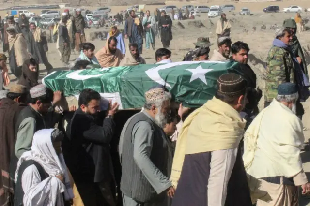 ٹی ٹی پی خطے سے باہر بھی خطرہ بن سکتی ہے‘: ’پاکستانی موقف کی تائید کرتی‘ اقوامِ متحدہ کی افغانستان سے متعلق نئی رپورٹ کیا معنی رکھتی ہے؟